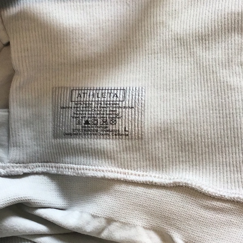 Athleta Light Gray Ribbed exercise top - Picture 3 of 3